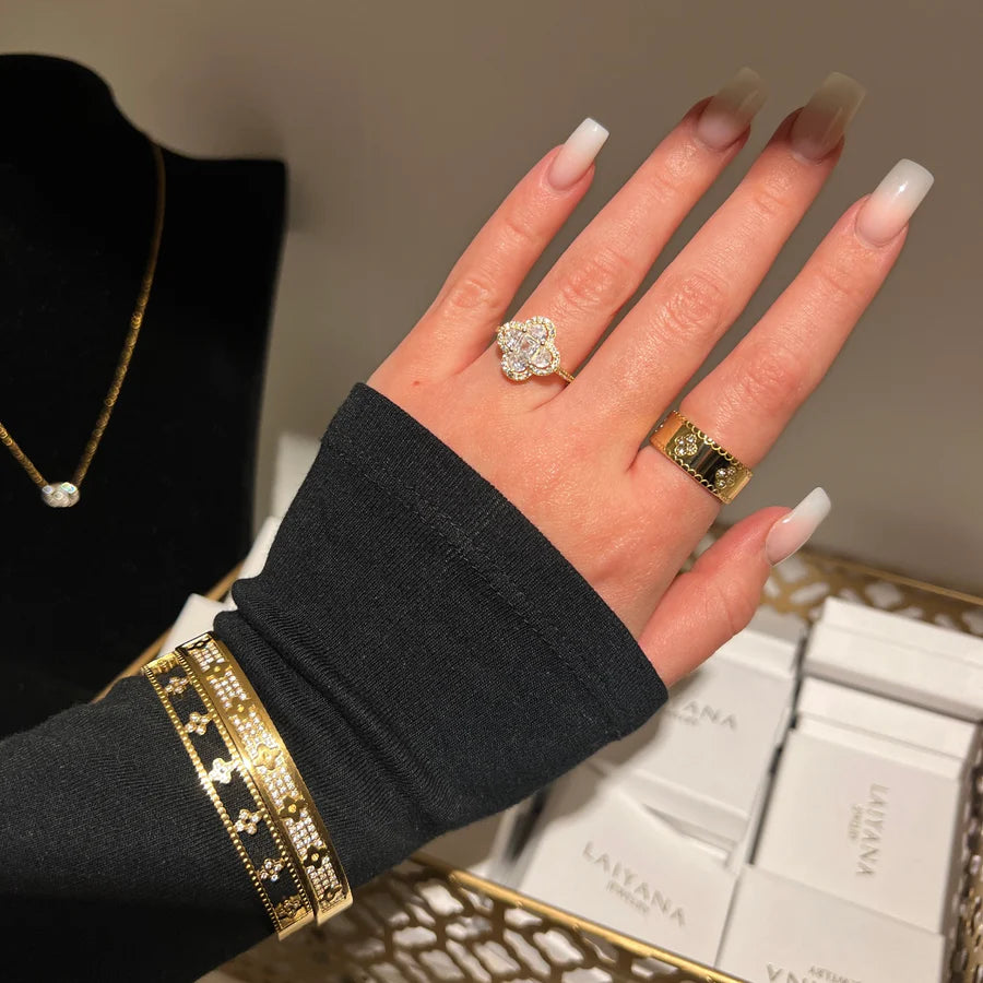 Clover Ring